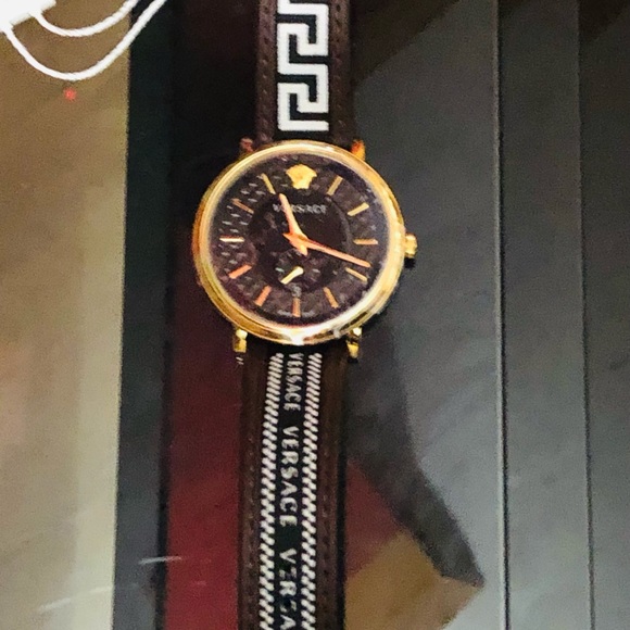 Versace V-Circle Greca Edition Gold-Blue Watch💎 - Picture 9 of 9